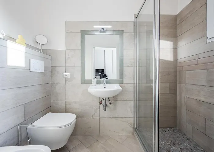 Train Station Deluxe 3 Bath Apartamento