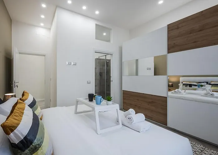 Train Station Deluxe 3 Bath Apartamento