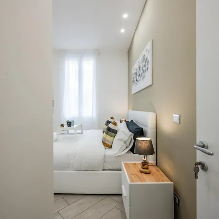 Apartment Train Station Deluxe 3 Bath