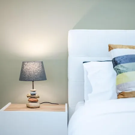 Διαμέρισμα Train Station Deluxe 3 Bath *