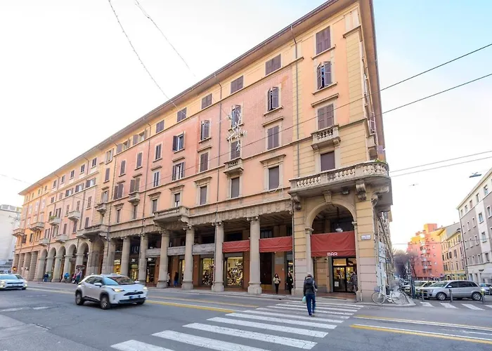 Train Station Deluxe 3 Bath *