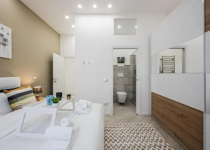 Train Station Deluxe 3 Bath 아파트 *