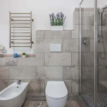 Train Station Deluxe 3 Bath *