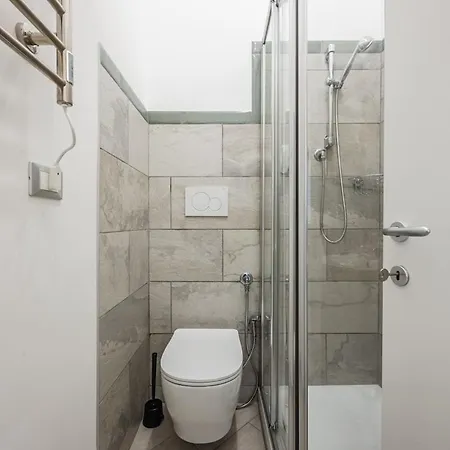 Train Station Deluxe 3 Bath Apartament *